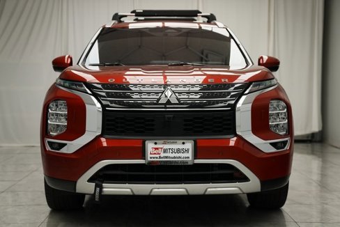 Used 2022 Mitsubishi Outlander SE image 3