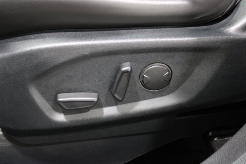 Used 2019 Ford Explorer XLT w/ Equipment Group 202A image 4
