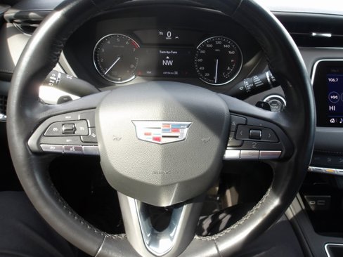 Used 2023 Cadillac XT4 Premium Luxury image 12