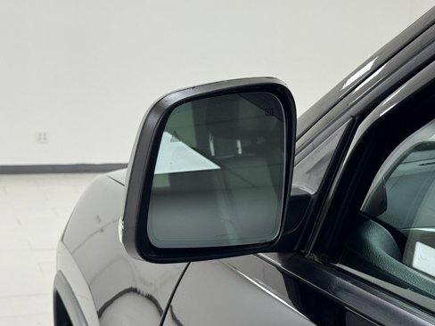 Used 2018 Jeep Grand Cherokee Limited image 33
