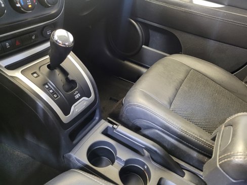 Used 2015 Jeep Compass Latitude w/ Sun/Sound Group image 26