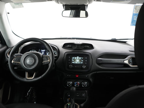 Used 2017 Jeep Renegade Latitude w/ Cold Weather Group image 12