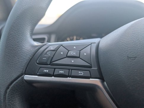 Used 2021 Nissan Rogue Sport S image 16