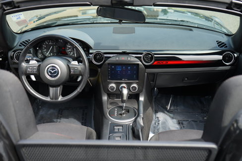 Used 2015 MAZDA MX-5 Miata Club image 19