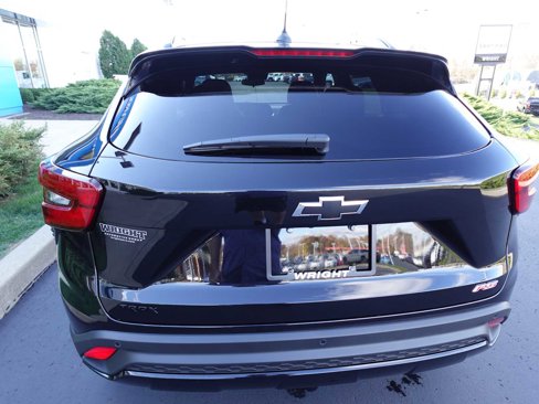 New 2025 Chevrolet Trax RS w/ Sunroof Package image 4