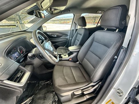 Used 2024 GMC Terrain SLE image 18