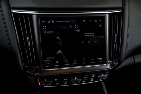 Used 2022 Maserati Levante GT image 41
