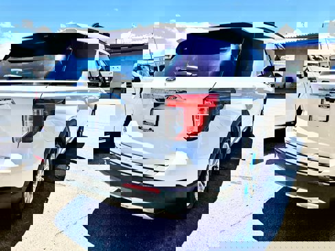 Used 2020 Ford Explorer XLT w/ Equipment Group 202A image 30