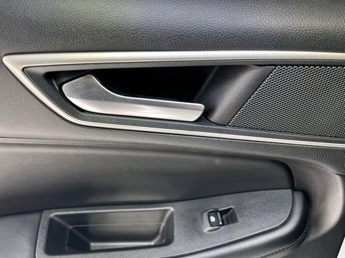 Used 2024 Ford Edge SEL image 39