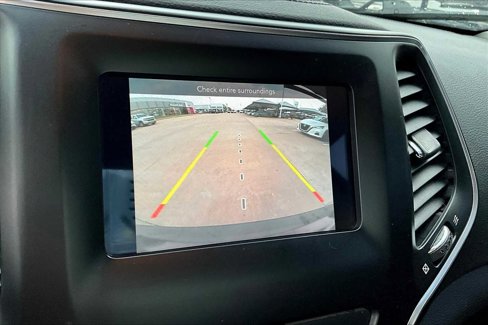Used 2020 Jeep Cherokee Latitude image 22
