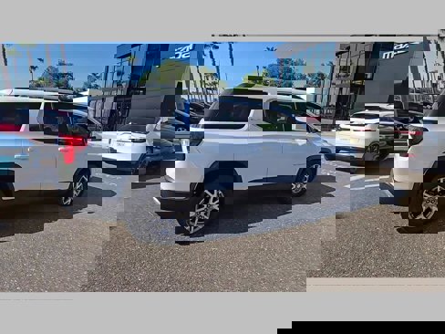 Used 2021 GMC Acadia SLT w/ Preferred Package image 34