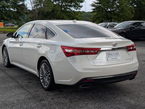 Used 2017 Toyota Avalon Limited image 12
