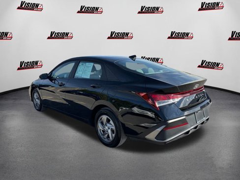 Certified 2024 Hyundai Elantra SE image 7