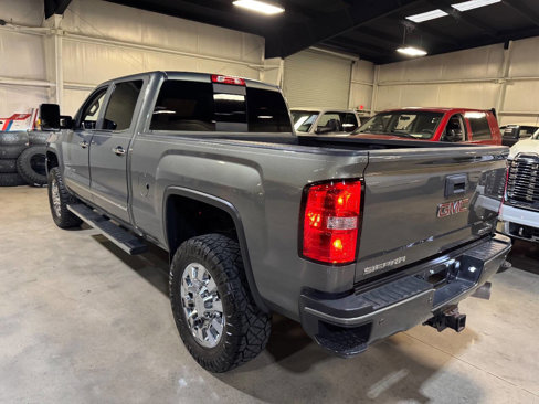 Used 2018 GMC Sierra 2500 Denali w/ Duramax Plus Package image 2