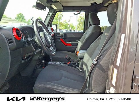 Used 2016 Jeep Wrangler Unlimited Sahara w/ Dual Top Group image 11