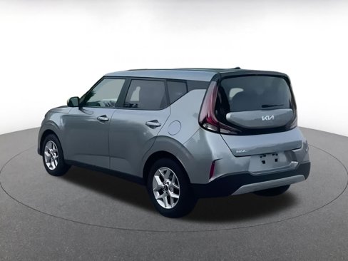 Used 2023 Kia Soul LX w/ LX Technology Package image 8