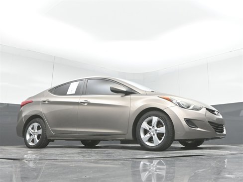 Used 2013 Hyundai Elantra GLS image 19