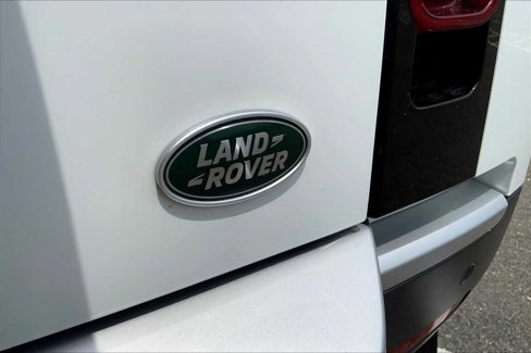Used 2023 Land Rover Defender 110 S image 9