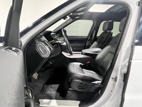 Used 2020 Land Rover Range Rover Sport HSE image 27