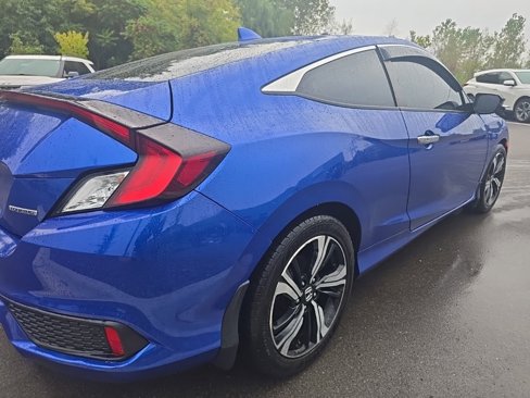 Used 2017 Honda Civic Touring image 5