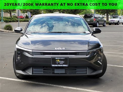 New 2025 Kia K4 LX image 2