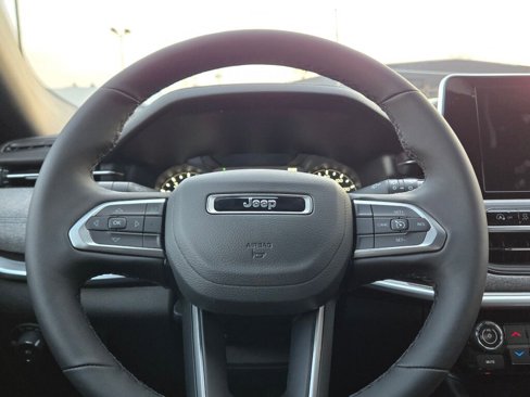 New 2025 Jeep Compass Sport image 33