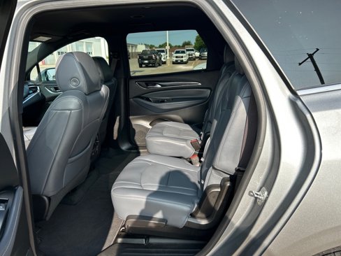 Used 2024 Buick Enclave Premium image 10