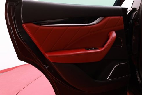 Used 2021 Maserati Levante S image 20