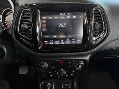 Used 2019 Jeep Compass Limited image 28
