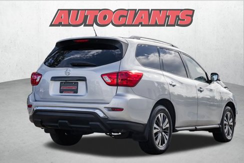 Used 2017 Nissan Pathfinder S image 4