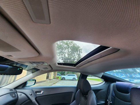 Used 2010 Hyundai Genesis 2.0T image 14