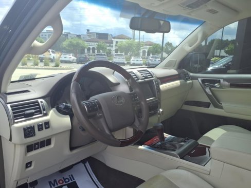 Used 2011 Lexus GX 460 image 16