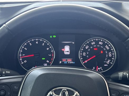 Used 2022 Toyota RAV4 XLE Premium image 31