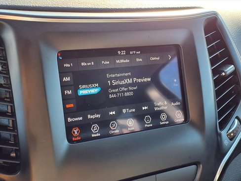 Used 2019 Jeep Cherokee Latitude Plus image 4