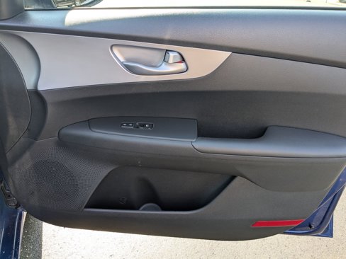 Used 2023 Kia Forte LXS image 31