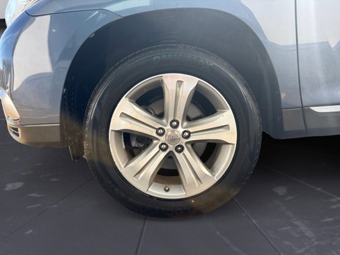Used 2013 Toyota Highlander Limited image 39