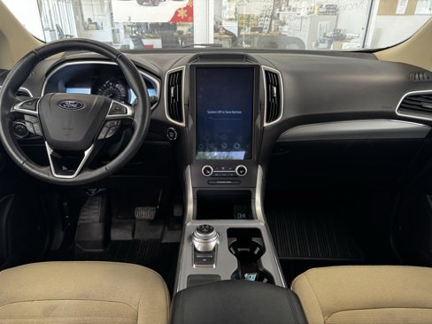 Used 2021 Ford Edge SEL image 5