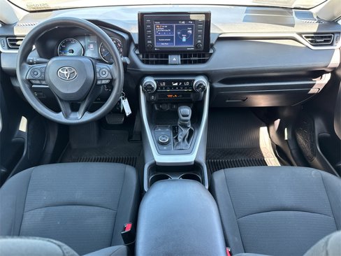 Used 2021 Toyota RAV4 LE image 19
