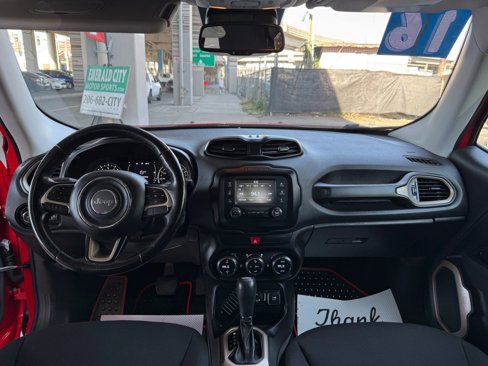 Used 2016 Jeep Renegade Latitude w/ Popular Equipment Group image 27