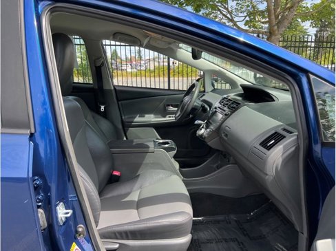 Used 2012 Toyota Prius V Five image 23