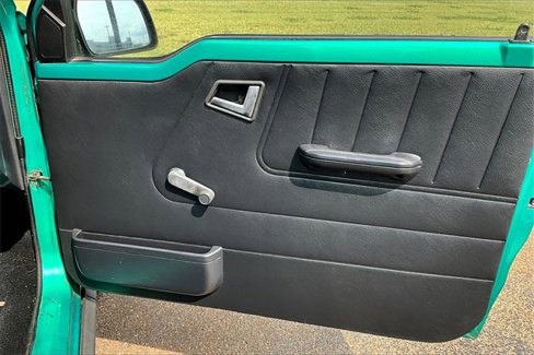 Used 1994 Geo Tracker 2WD 2-Door image 22
