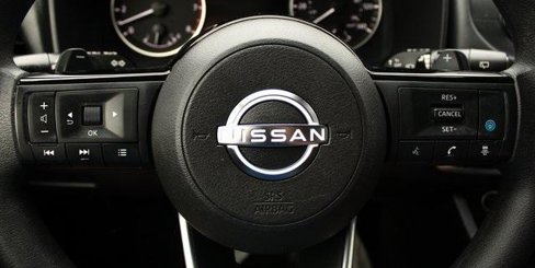 Used 2023 Nissan Rogue SV image 13