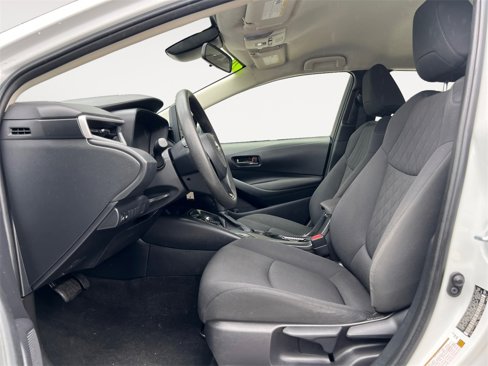 Used 2022 Toyota Corolla LE image 9
