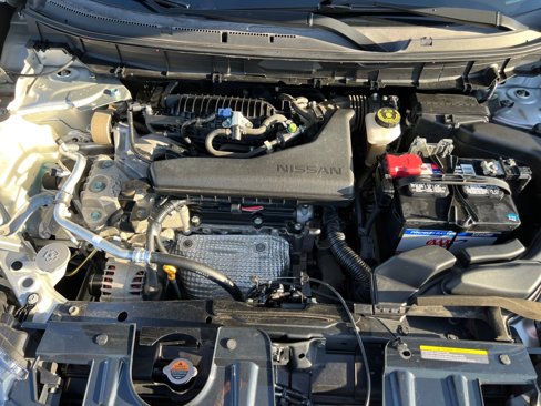 Used 2018 Nissan Rogue SV w/ Premium Package image 18