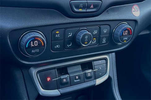 Used 2022 GMC Terrain SLT image 28