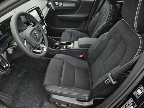 New 2026 Volvo XC40 B5 Ultra w/ Protection Package Premier image 22