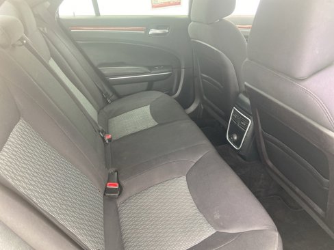 Used 2012 Chrysler 300 image 5