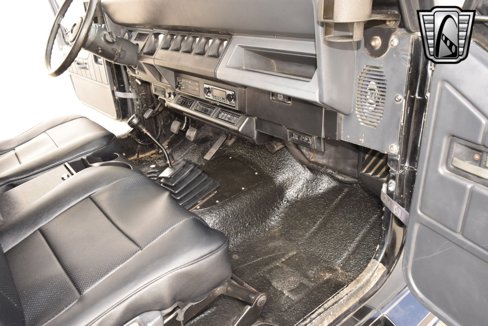 Used 1993 Jeep Wrangler 4WD image 25