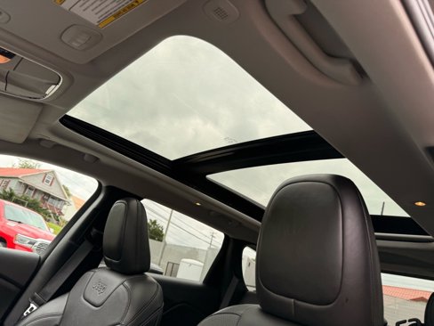 Used 2022 Jeep Cherokee Limited image 14