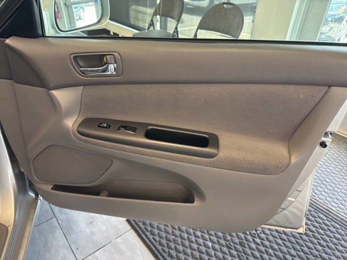 Used 2005 Toyota Camry LE image 36